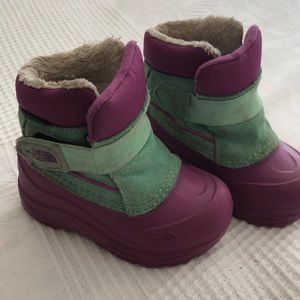 Toddler snow boots size 6